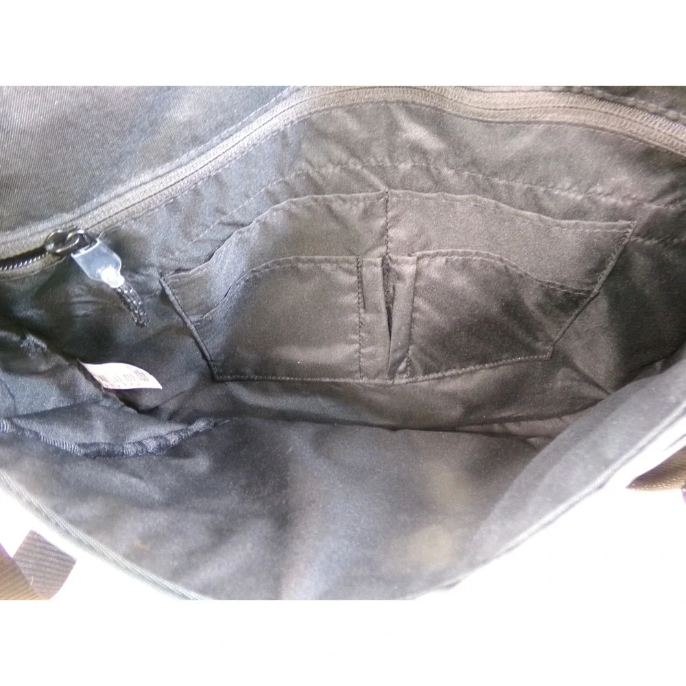 Nike Sportswear Essentials Shoulder Messenger Bag Laptop Tote‎ Black DB0498-010